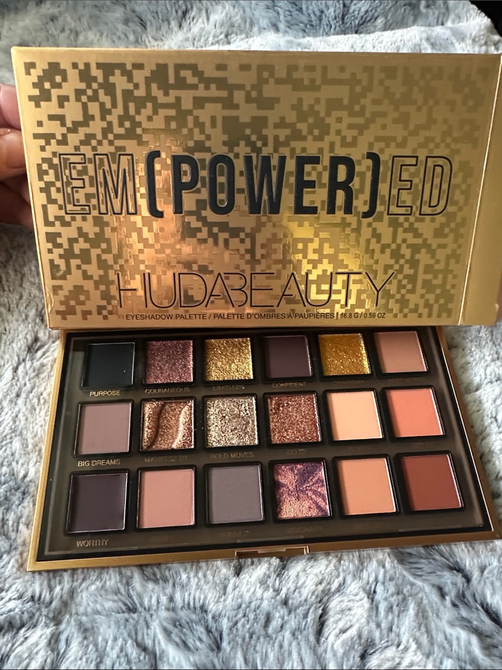 NIB - HUDA BEAUTY Em(Power)ed Eyeshadow Palette
